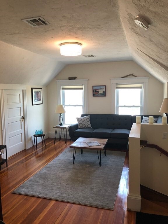 3 Guernsey St, Unit 3