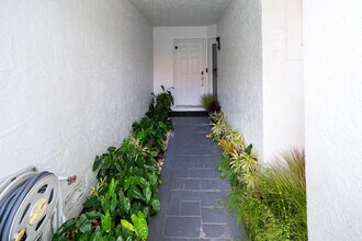 2081 NW 52nd St in Boca Raton, FL - Building Photo - Building Photo