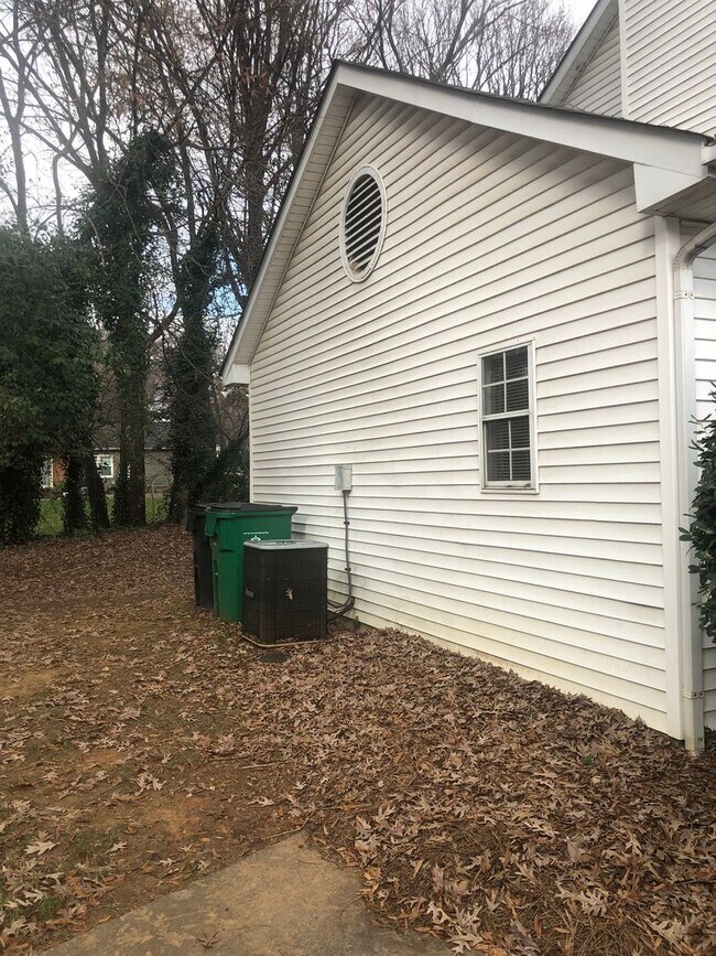 807 Selwyn Oaks Ct-Unit -807-A Selwyn Oaks Court in Charlotte, NC - Building Photo - Building Photo