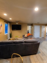 7230 Basel St in Anchorage, AK - Foto de edificio - Building Photo