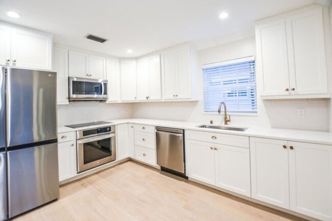 property at 226 Moccasin Trail W