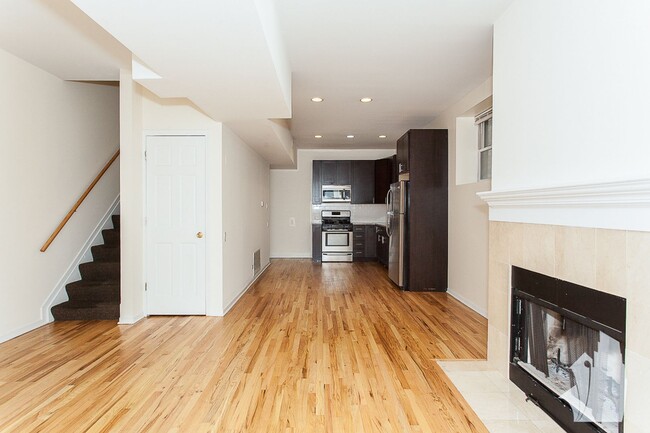 2318 N Southport Ave, Unit 2320-1