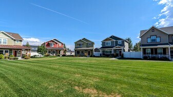 1625 Hollyhock St in Billings, MT - Building Photo - Building Photo