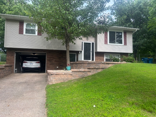 property at 1310 Gloucester Dr