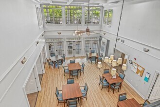 Highland Court Senior Living Apartments in Kennesaw, GA - Foto de edificio - Building Photo