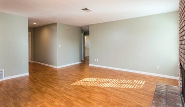 2117 Camelia Ct in Pittsburg, CA - Building Photo - Building Photo