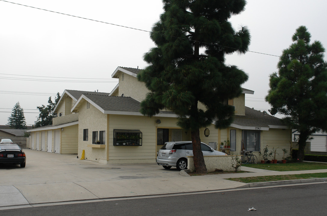 7792 16th St in Westminster, CA - Building Photo