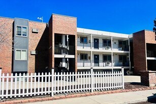 980 S Dexter St in Denver, CO - Building Photo