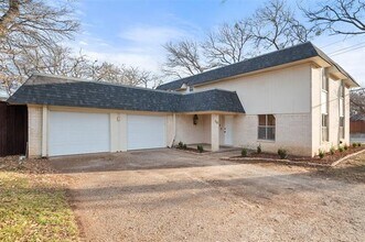 701 Rocky Canyon Rd in Arlington, TX - Building Photo - Building Photo