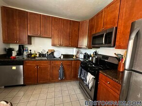 878 Huntington Ave, Unit 2 in Boston, MA - Foto de edificio - Building Photo