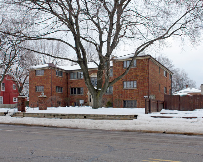 1170 Copley Rd in Akron, OH - Foto de edificio - Building Photo