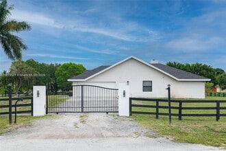 17506 Sycamore Dr E in The Acreage, FL - Building Photo - Building Photo