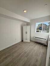 7518 S. Hoover St. in Los Angeles, CA - Building Photo - Interior Photo