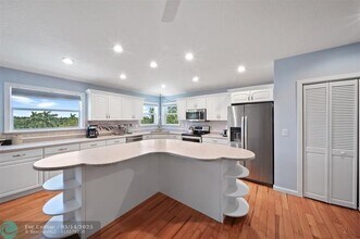 4255 NE Sunset Dr in Jensen Beach, FL - Building Photo - Building Photo