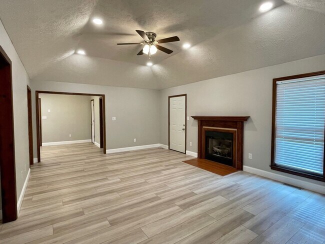 99 Clement in Jackson, TN - Building Photo - Building Photo