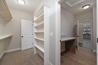 836 S Black Sands Ave in Nixa, MO - Building Photo - Building Photo