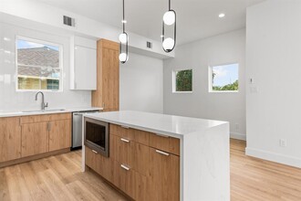 2312 Barbee St in Houston, TX - Building Photo - Building Photo