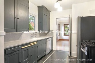 4542 SE 60th Ave in Portland, OR - Building Photo - Building Photo