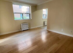 1000 O'Connor Dr in Toronto, ON - Building Photo - Building Photo