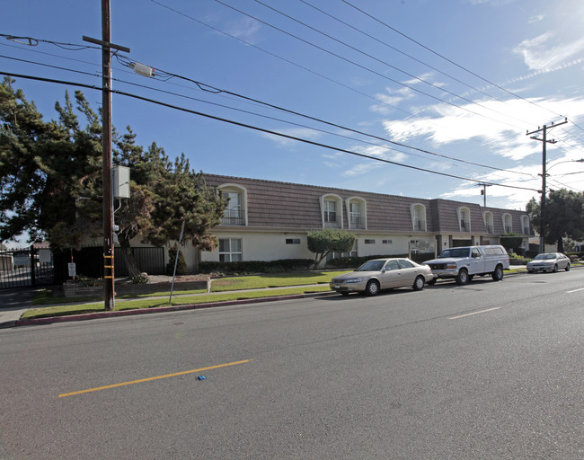 The Normandy Apartments in Garden Grove, CA - Foto de edificio - Building Photo