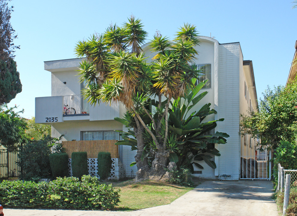 2035 Garth Ave in Los Angeles, CA - Foto de edificio