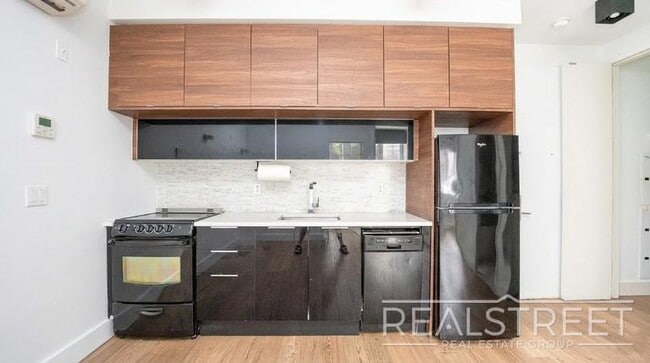 Modern 2 bedroom - Awesome design and architecture., Unit GC in Brooklyn, NY - Foto de edificio - Building Photo