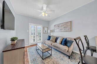 66 Brees Blvd in San Antonio, TX - Building Photo - Building Photo