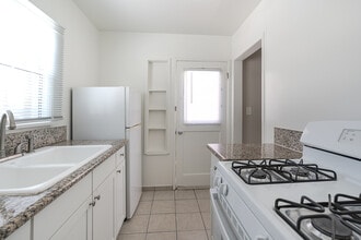 330-350 Waldo Ave in Pasadena, CA - Building Photo - Building Photo