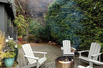 3711 S Shorewood Ave in Greenbank, WA - Building Photo - Building Photo