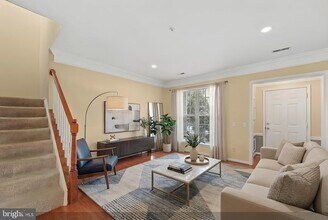 21877 Elkins Terrace in Sterling, VA - Building Photo - Building Photo