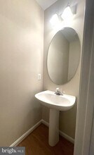 2450 Garnett Dr in Alexandria, VA - Building Photo - Building Photo