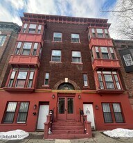 9 St Joseph's Terrace in Albany, NY - Building Photo