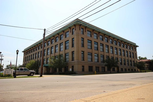 Atlas Apartments in Richmond, IN - Building Photo - Building Photo