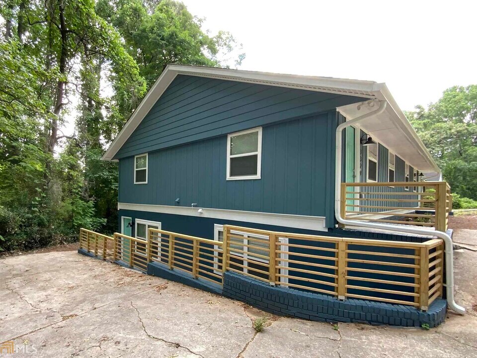 3331 Burk Dr in Chamblee, GA - Building Photo
