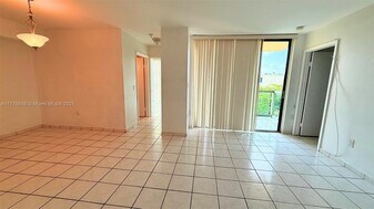 11780 SW 18th St in Miami, FL - Building Photo