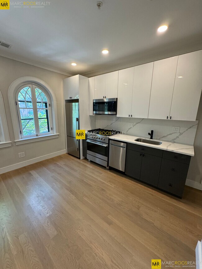 property at 531 Newbury St