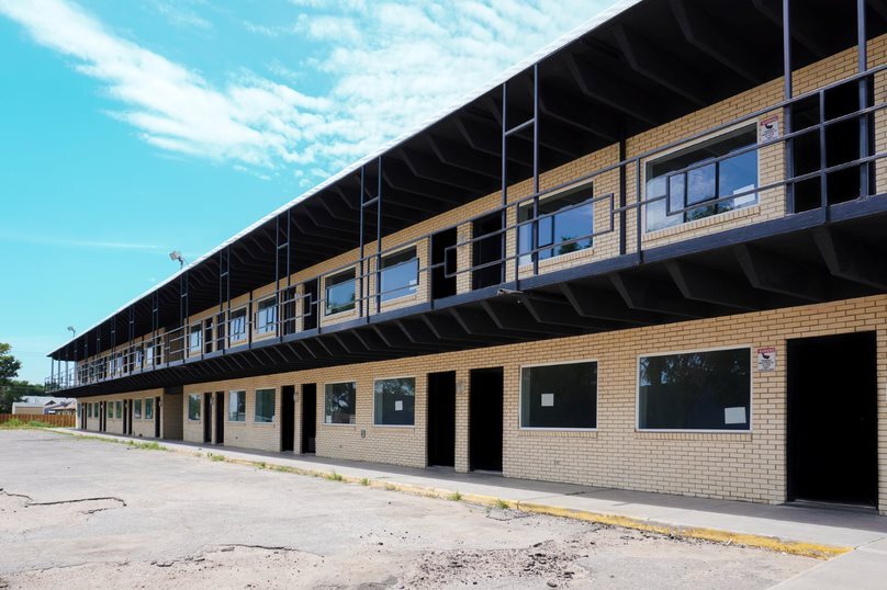 Continental Apartments in Garden City, KS - Building Photo