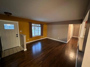 13444 Melanie Dr in Sterling Heights, MI - Building Photo - Building Photo
