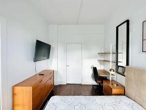 Furnished room/NOT APARTMENT, Unit 3R in Brooklyn, NY - Building Photo - Building Photo