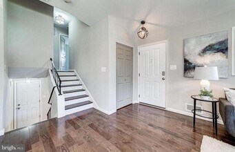 4207 Woodland Dr in Fairfax, VA - Building Photo - Building Photo