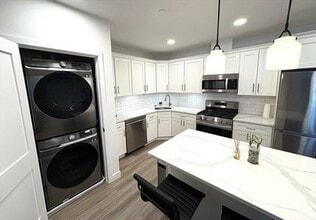 1133 N Shore Rd in Revere, MA - Building Photo - Building Photo