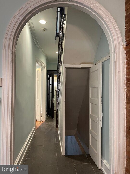 2253 N Sydenham St Photo