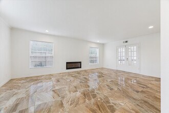 2301 Dorrington St in Houston, TX - Building Photo - Building Photo