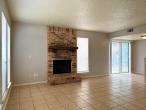 6497 Hart Ln in Austin, TX - Building Photo - Building Photo