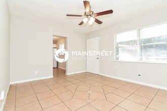 2102 E Wilder Ave in Tampa, FL - Building Photo - Building Photo