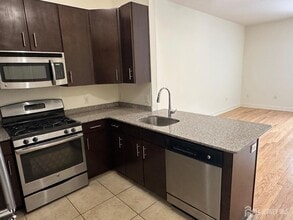 88 Roosevelt Ave in Carteret, NJ - Building Photo - Building Photo