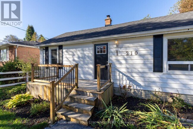 210 Cox Mill Rd in Barrie, ON - Building Photo - Building Photo