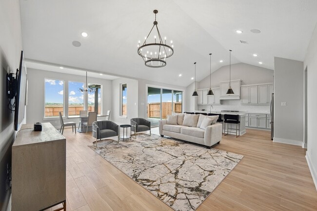 property at 465 Horizon Light Ln