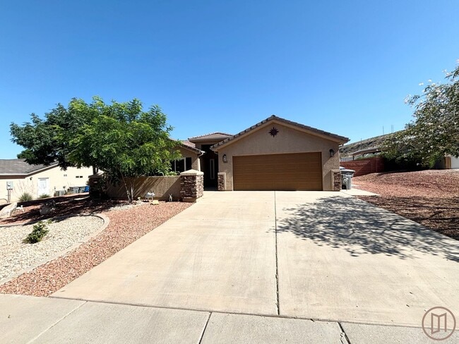 185 Cyndi Ln in La Verkin, UT - Building Photo - Building Photo