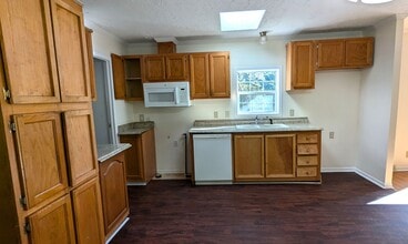 182 N Walker Rd in Muskegon, MI - Building Photo - Building Photo